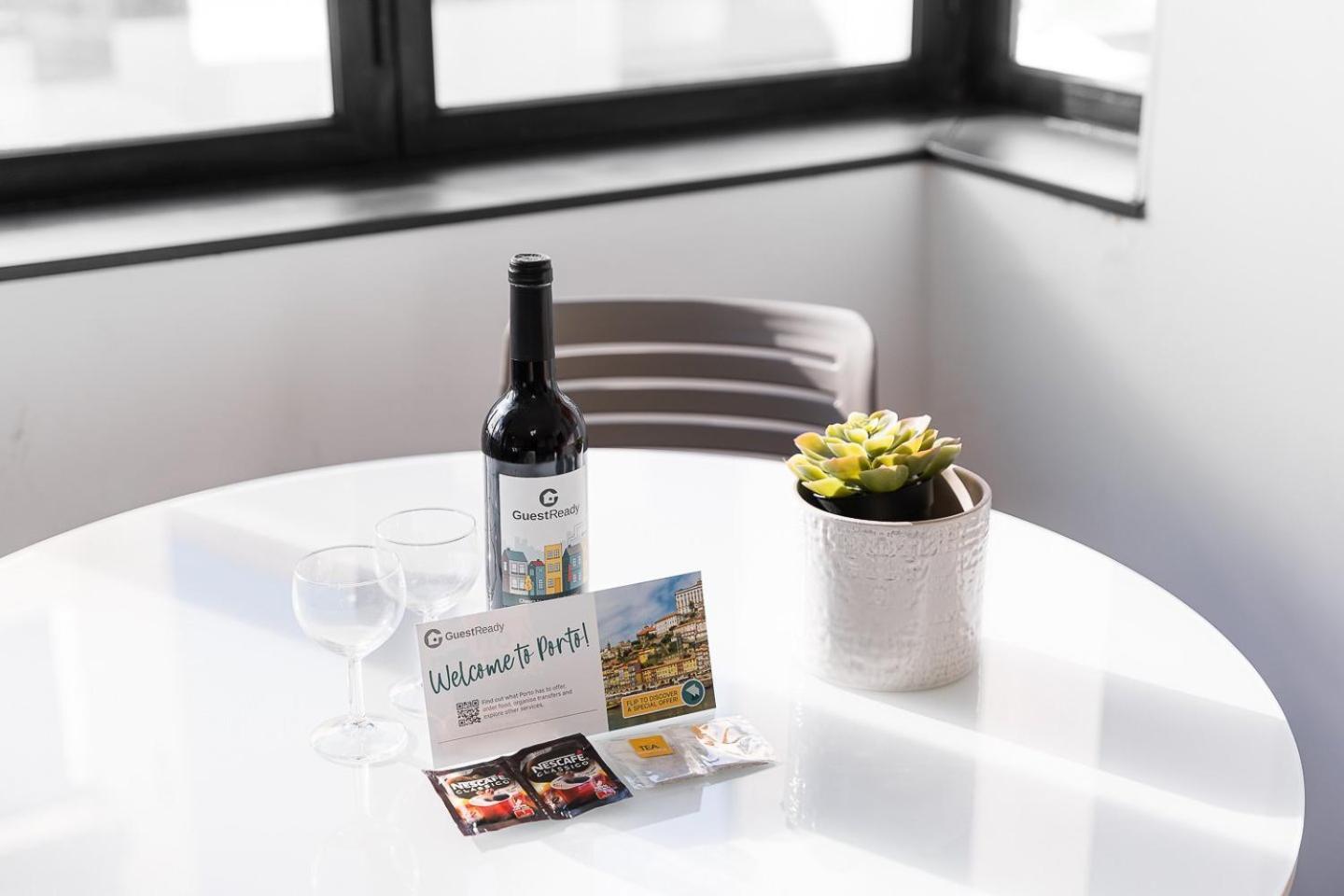 Guestready - Grayscale Apartment Porto Luaran gambar