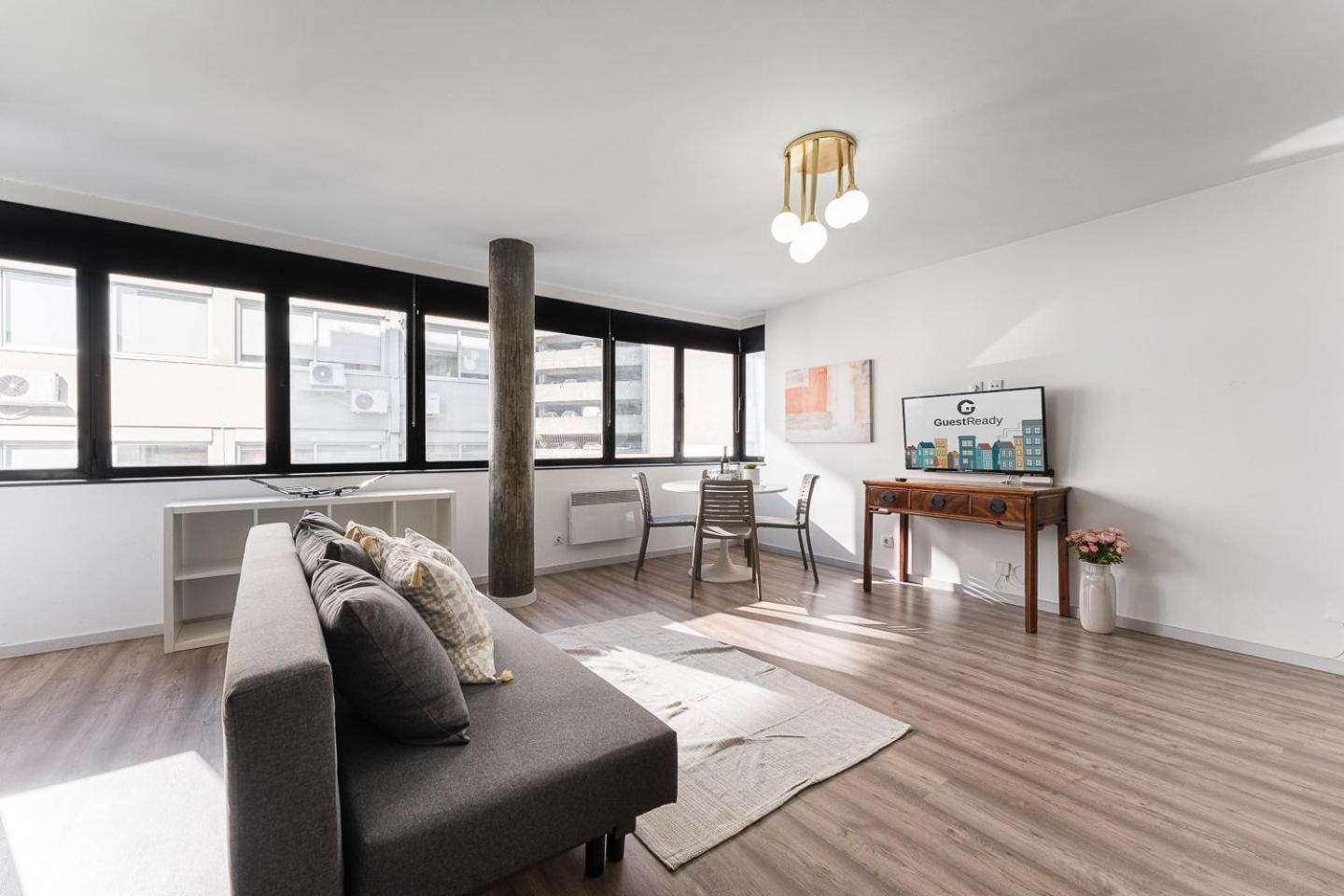 Guestready - Grayscale Apartment Porto Luaran gambar