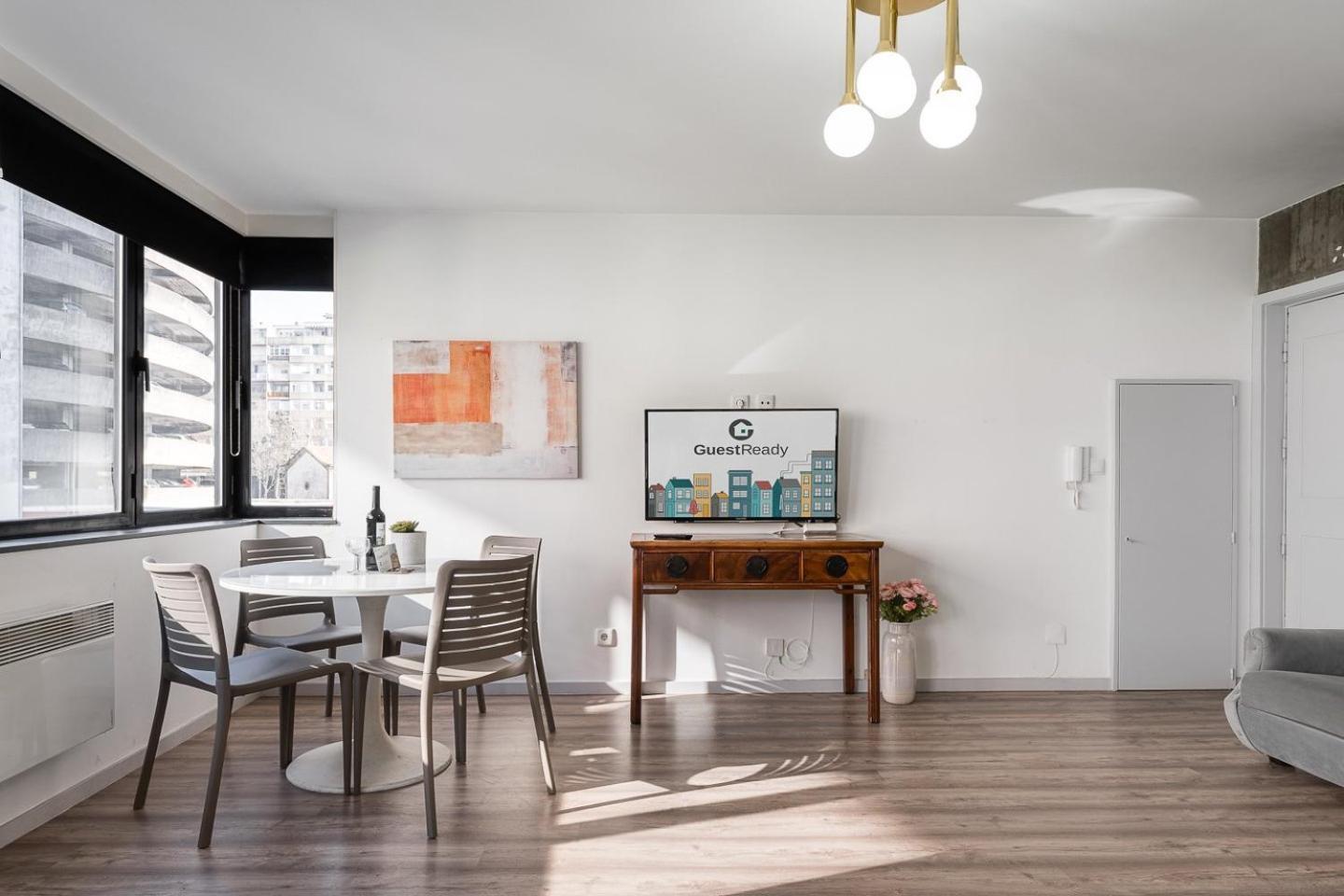 Guestready - Grayscale Apartment Porto Luaran gambar